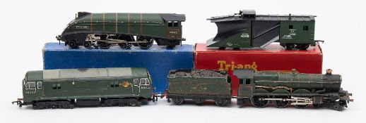 Hornby Dublo OO/HO 3-rail L114-6-2 locomotive 'Mallard':' together with a Castle Class 4-6-0