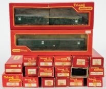 Tri-ang Hornby/Triang Railways OO/HO gauge, a boxed collection of passenger coaches:,