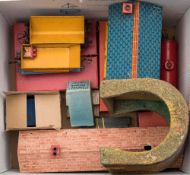 Hornby O Gauge a group of goods wagons:,