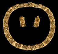 A suite of '22KT' stamped parentesi-style jewellery: comprising necklace,