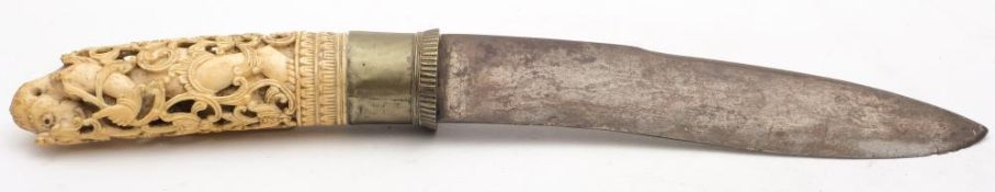 A 19th century Burmese carved ivory handled Dha:,