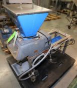 Omega Vibratory Feeder (W320)
