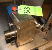 Viking Positive Displacement Pump Head, Model S2L, S/N 34488-A-05, Includes Rotors, with 2