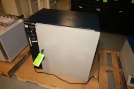 GallenKamp Incubator, Plus Series App. No-10102P34N, Cat. No.-INC200130A ***Located in MDG Auction