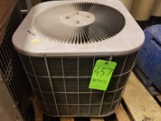 AC Unit; Model: CCU10A18A-2 (Located in Dixon, Illinois)(Rigging and Handling Fee: $40)