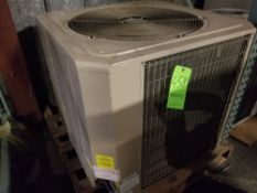 AC Unit; Model: H1DA 060S06B (Located in Dixon, Illinois)(Rigging and Handling Fee: $40)