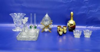 Assorted glassware to include decanter with gilt and floral decoration, six shot glasses, assorted