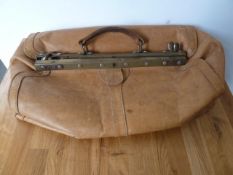 Vintage Gladstone bag