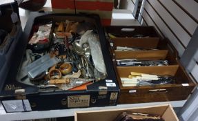 Quantity of silver plated table flatware, etc including oak cutlery box (2 boxes)