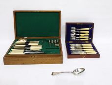 Set of six cream-handled fish eaters in mahogany table canteen, silver plated flatware part