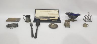 Quantity of silver plated items including an early 20th century purse and a cased pair of fish