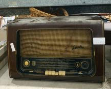 Vintage Bush radio and various baskets