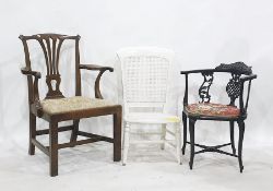 Mahogany framed corner chair with carved and pierced backsplat, cabriole legs united by X-shaped