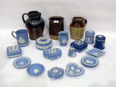 Various items of Wedgwood jasperware to include three Royal commemorative boxes and covers, a