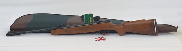 Webley and Scott VMX 177-4.5MM air rifle with green and brown carrying case