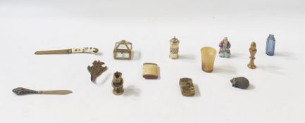 Assorted group of wares, to include:- a silver plated and glass salt shaker, a carved horn