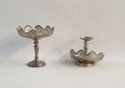 Pair of silver tazzas with pierced rims, on turned pedestals, circular bases, 5ozt (2)