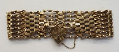 9ct gold seven-bar gate bracelet with padlock clasp, 16g approx Condition Reportthe length is approx