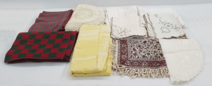 Quantity of damask table linen and other table mats and napkins (1 box)