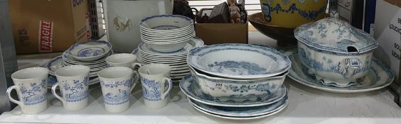 Furnivals Quail part dinner service to include: large soup tureen, two meat plates, dinner plates,