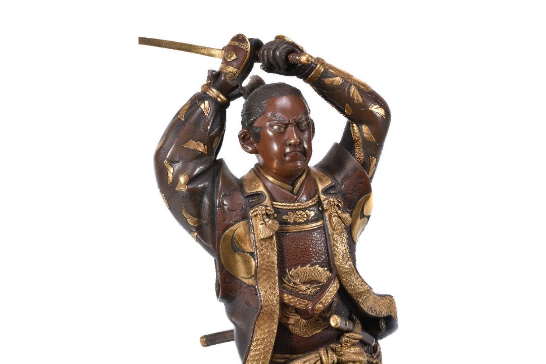 Gykko: A Japanese Parcel Gilt Bronze Figure of a Samurai - Image 6 of 9