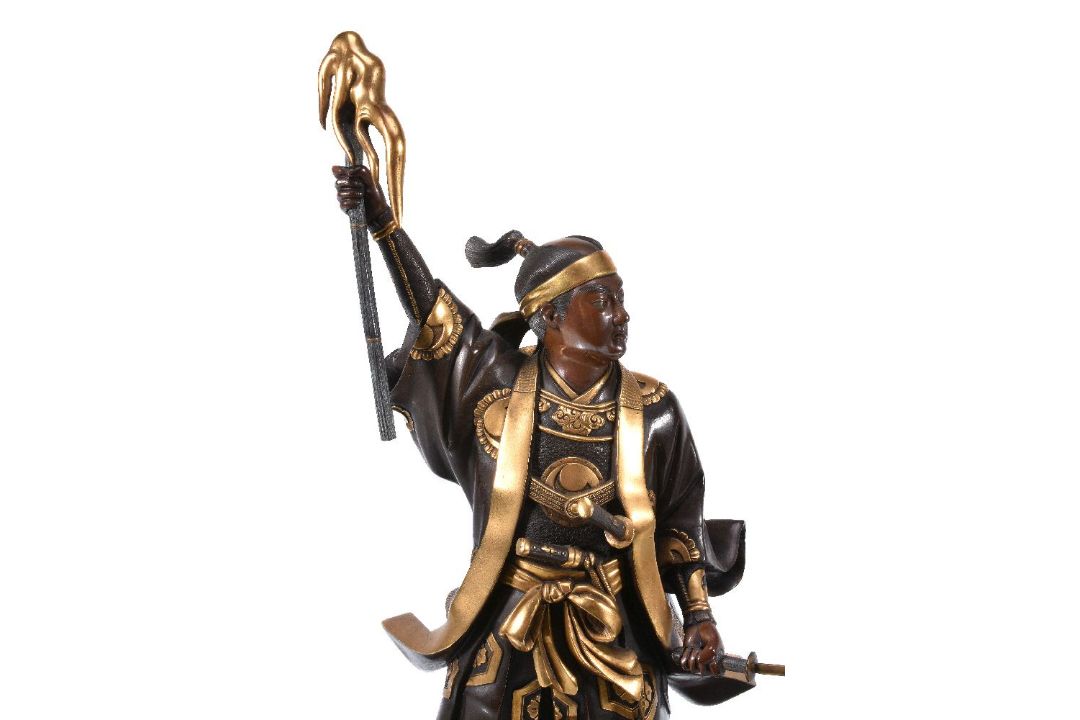 Gykko: A Japanese Parcel Gilt Bronze Figure of a Samurai - Image 3 of 9