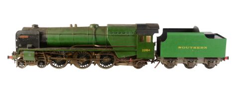 A well-engineered model of a 3 ½ inch gauge 4-6-2 tender locomotive No 32054 ‘Berwick’