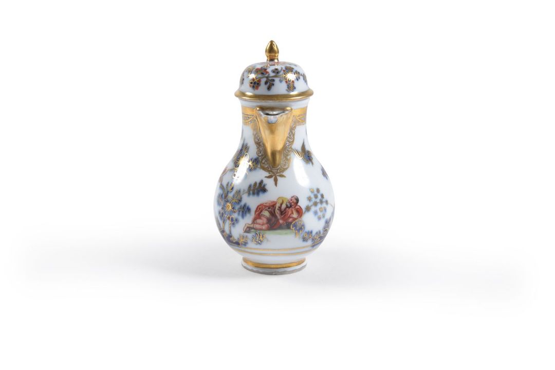 Meissen Hausmalerie hot milk-jug, mid 18th century, decorated in the manner of F.J. Ferner, blue - Image 2 of 4