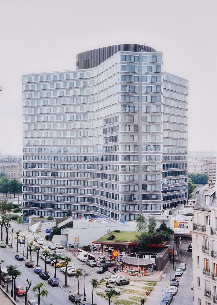 Thomas Struth (German b. 1954), Tour Mirabeau, Beaugrenelle
