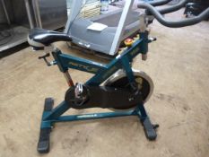 *Instyce V850 Aero Fixed Wheel Spin Bicycle