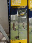 *Wild Bird Feeding Station