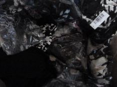 *Box of 15 Assorted Tops