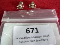 *Sterling 925 Silver Skull & Crossbones Stud Earri