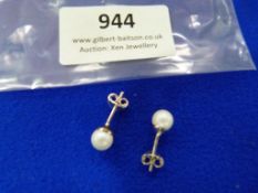 *Pair of Sterling 925 Silver & White Pearl Earring