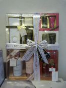 *Baylis & Harding Gift Set
