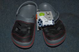 *Pair of Crocs Size: Youth 2