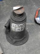 *Hydraulic Bottle Jack