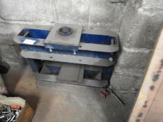 *Hydraulic Press Stand