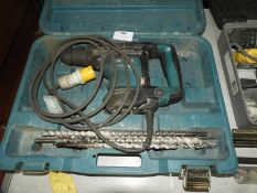 *Makita AVT HRT3210C 110v Rotary Hammer Drill