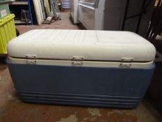 *Large Igloo Coolbox