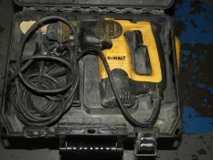 *Dewalt D253003 240v Rotary Hammer Drill with SDS