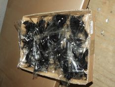 20 Decorative Feather Brooches