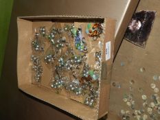 Box of 20 Decorative Floral Brooches