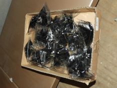 20 Decorative Feather Brooches