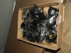 20 Decorative Feather Brooches