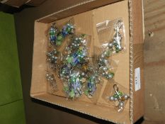 Box of 20 Decorative Brooches