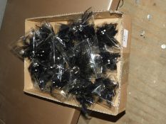 20 Decorative Feather Brooches