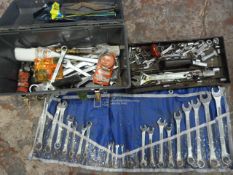 Toolbox Containing Spanners and Sockets