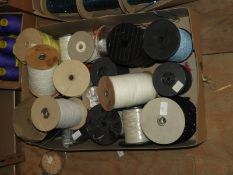 Box Containing Assorted Wools, Braids, Sequins, et