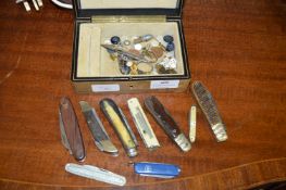 Small Jewelry Box Containing a Small Quantity of V